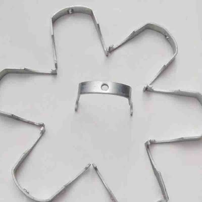 উচ্চ শক্তির সারফেস প্রলিপ্ত মেটাল স্ট্রট কন্ডুইট ক্ল্যাম্প সহজে ক্ষতিগ্রস্ত হয় না